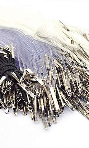 Elástico com ponteira metálica Elástico com ponteira metálica